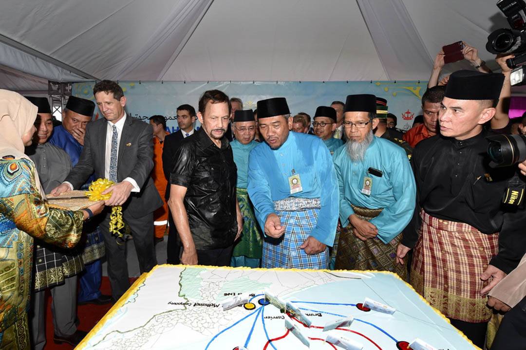 Get Together with His Majesty in Belait
